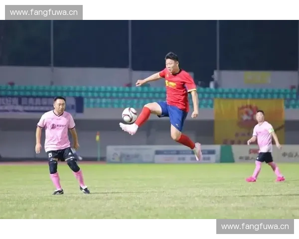 聚焦激战足球赛二比一逆转胜利的全程精彩回顾深度报道特别篇纪实